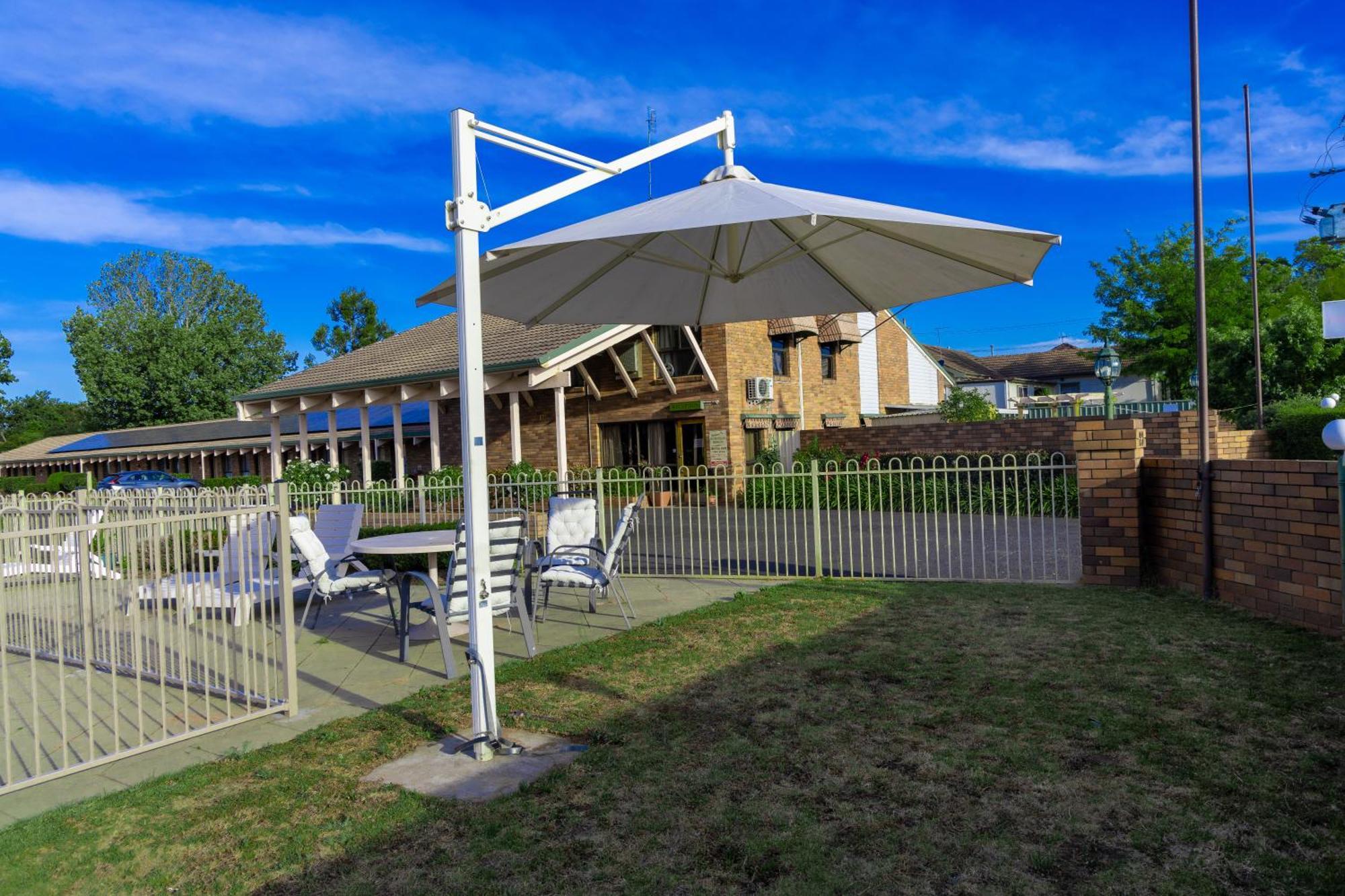 All Travellers Motor Inn Coonabarabran Eksteriør bilde
